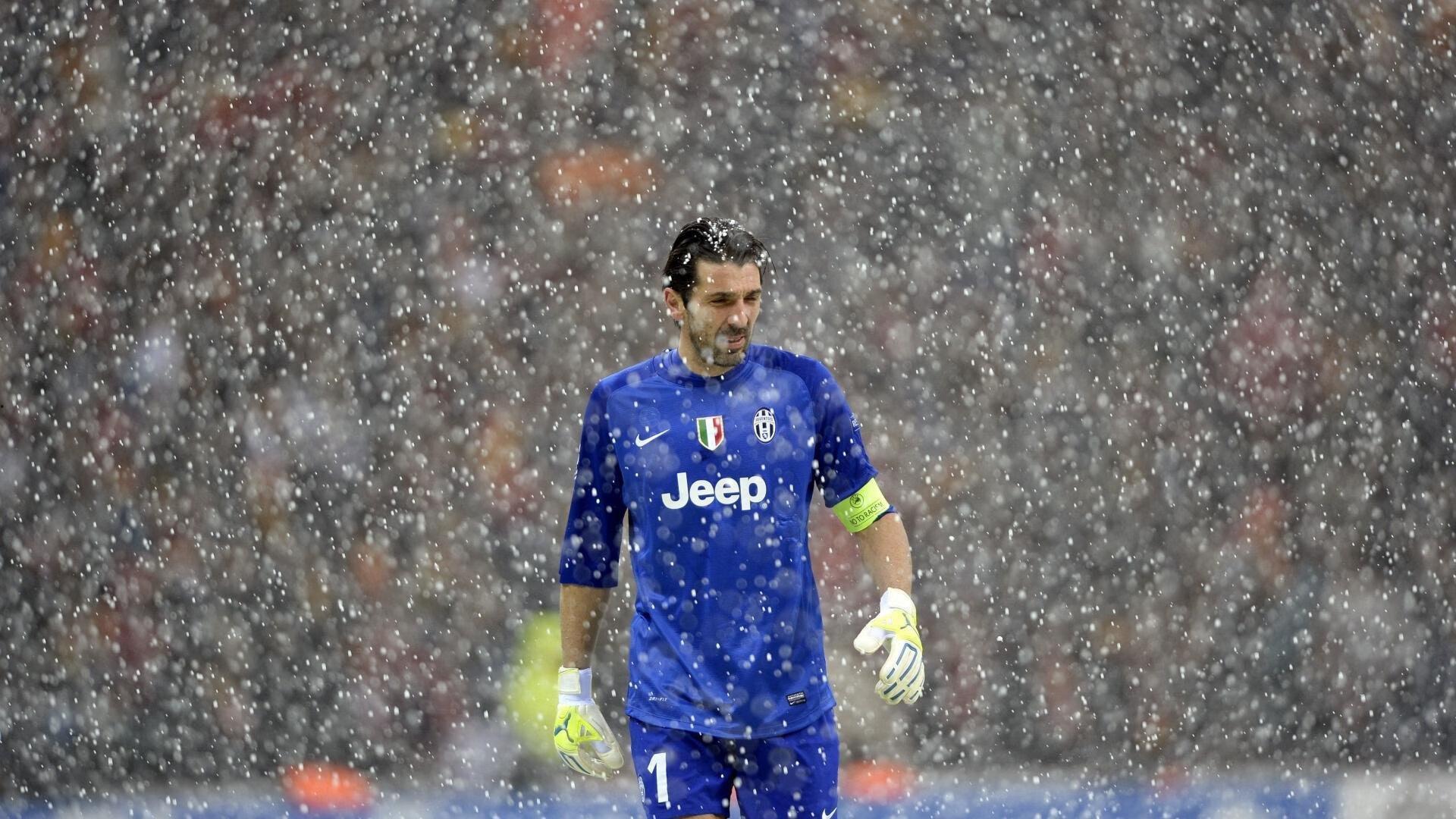 詹姆斯盛赞队友,海斯关键表现助球队大放异彩